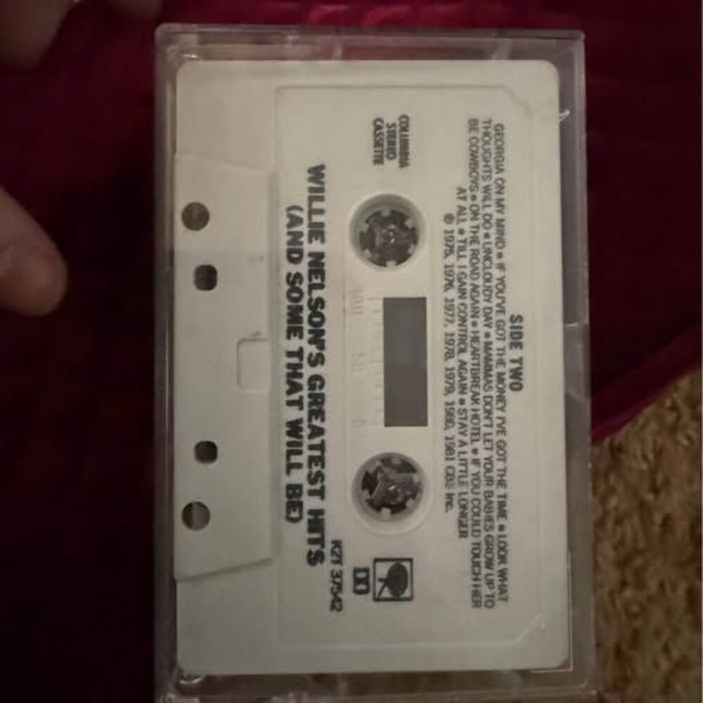 Willie Nelson's Greatest Hits Cassette Tape Columbia K2T 37542